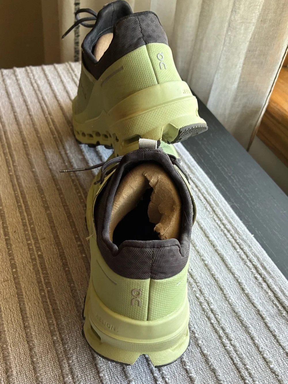 On Running Cloudultra mint/black women’s trail shoes.